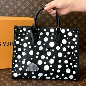 <AUTHENTIC>Louis Vuitton  Yayoi in Black